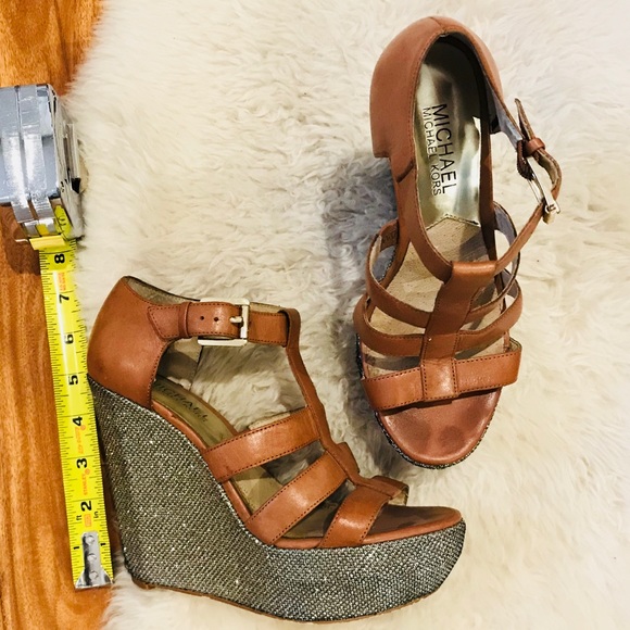 Michael Kors Leather Wedges 😍 - Picture 4 of 7